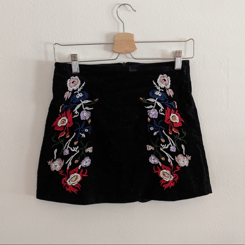 *NWOT* Embroidered skirts